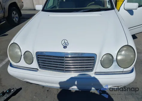 1999 Mercedes-Benz E 320 from USA, damaged, VIN WDBJH65F7XA787254